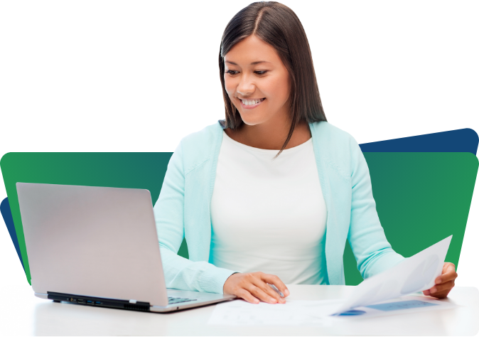 Mujer estudiando el bachillerato virtual en Ecuador Mujer estudiando el bachillerato virtual en Ecuador